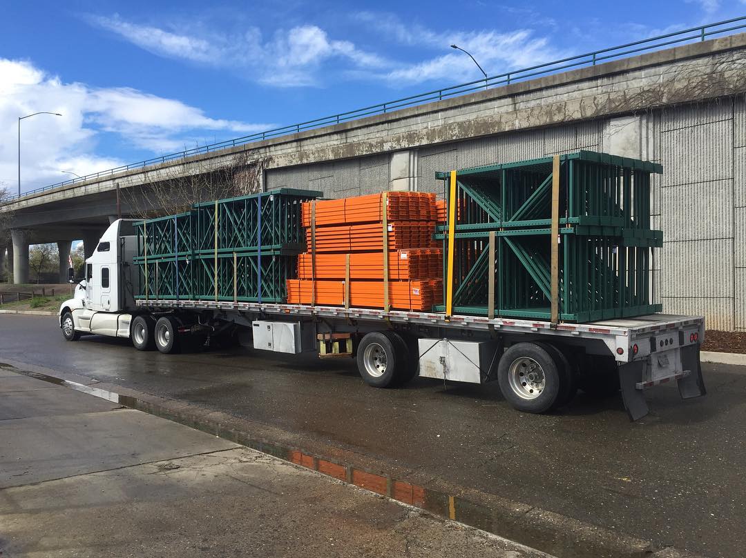 Racking delivery truck