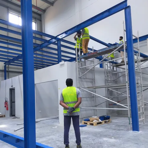 Fabricated steel mezzanine floor structure